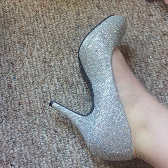 Silver Shoes - Picture 2 of 4